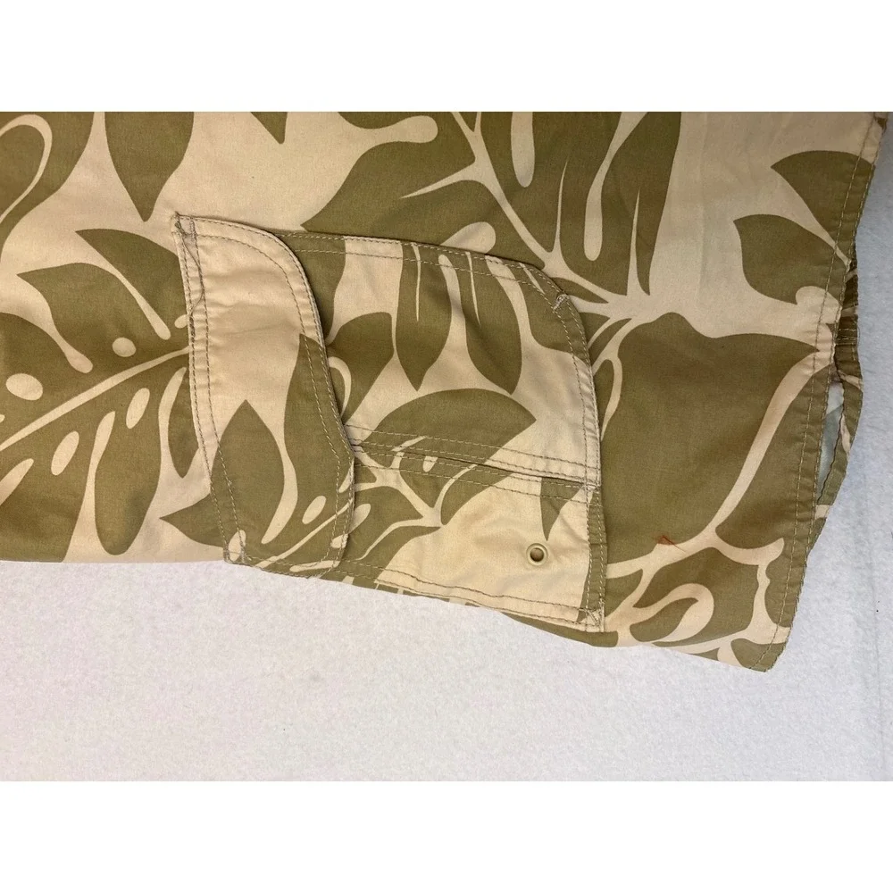 Hawaiian Performance Surfwear Mens 34 Board Shorts Tan Green Monstera Leaf Cargo